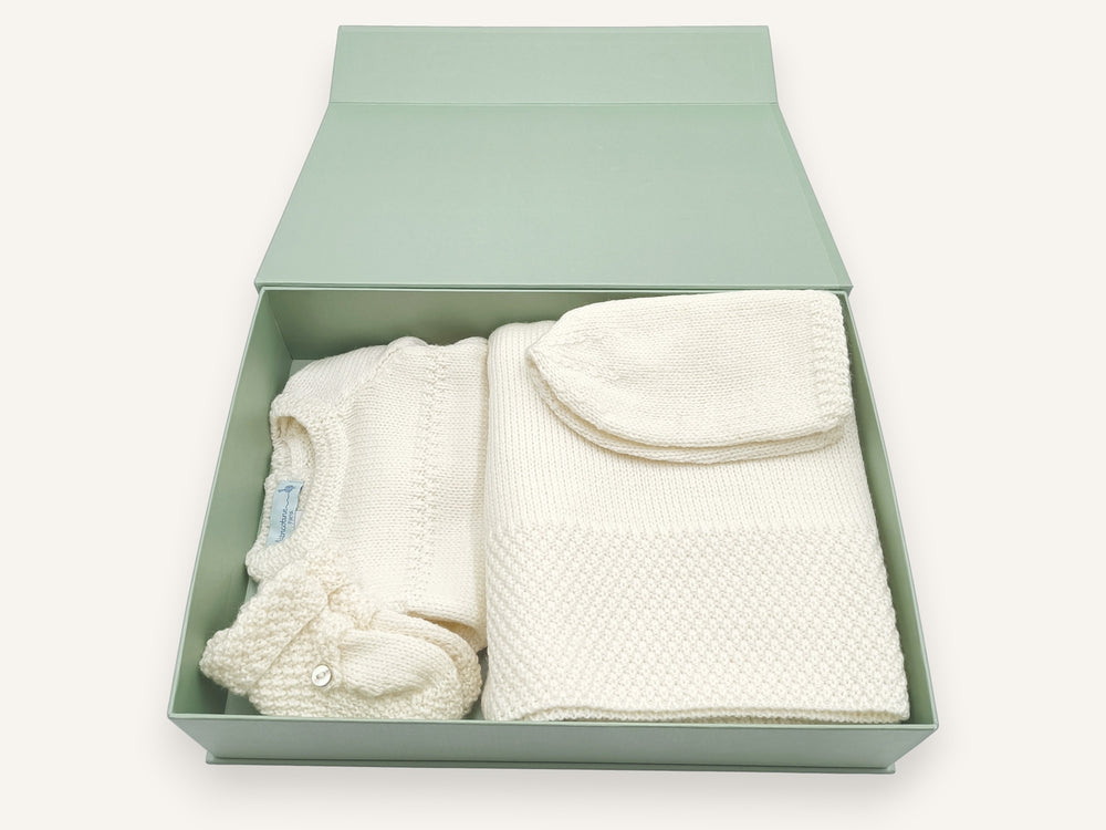 Trousseau de naissance Bonheur en laine mérinos écru dans son coffret, Made in France
