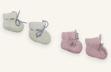 Cadeauset met twee paar babyslofjes in merinowol