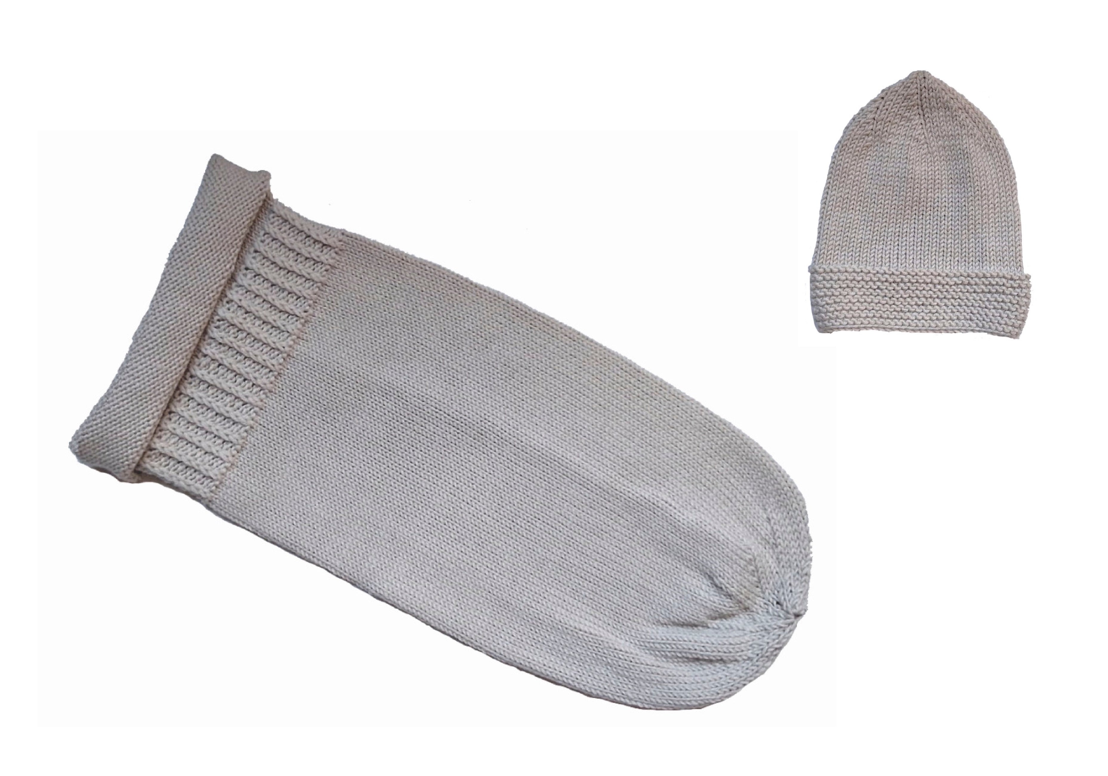 Cocon bébé et bonnet naissance en laine mérinos beige tricotés main en France 