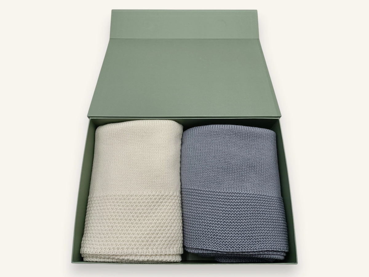 Coffret deux couvertures bébé en tricot - Choupis gris-bleu & écru