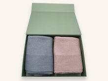 Coffret deux couvertures bébé en tricot - Choupis rose & gris-bleu