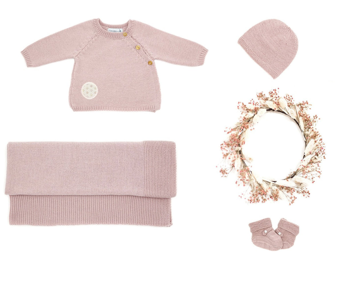 Trousseau préma Joie rose avec brassière, couverture, bonnet et chaussons tricoté en laine mérinos