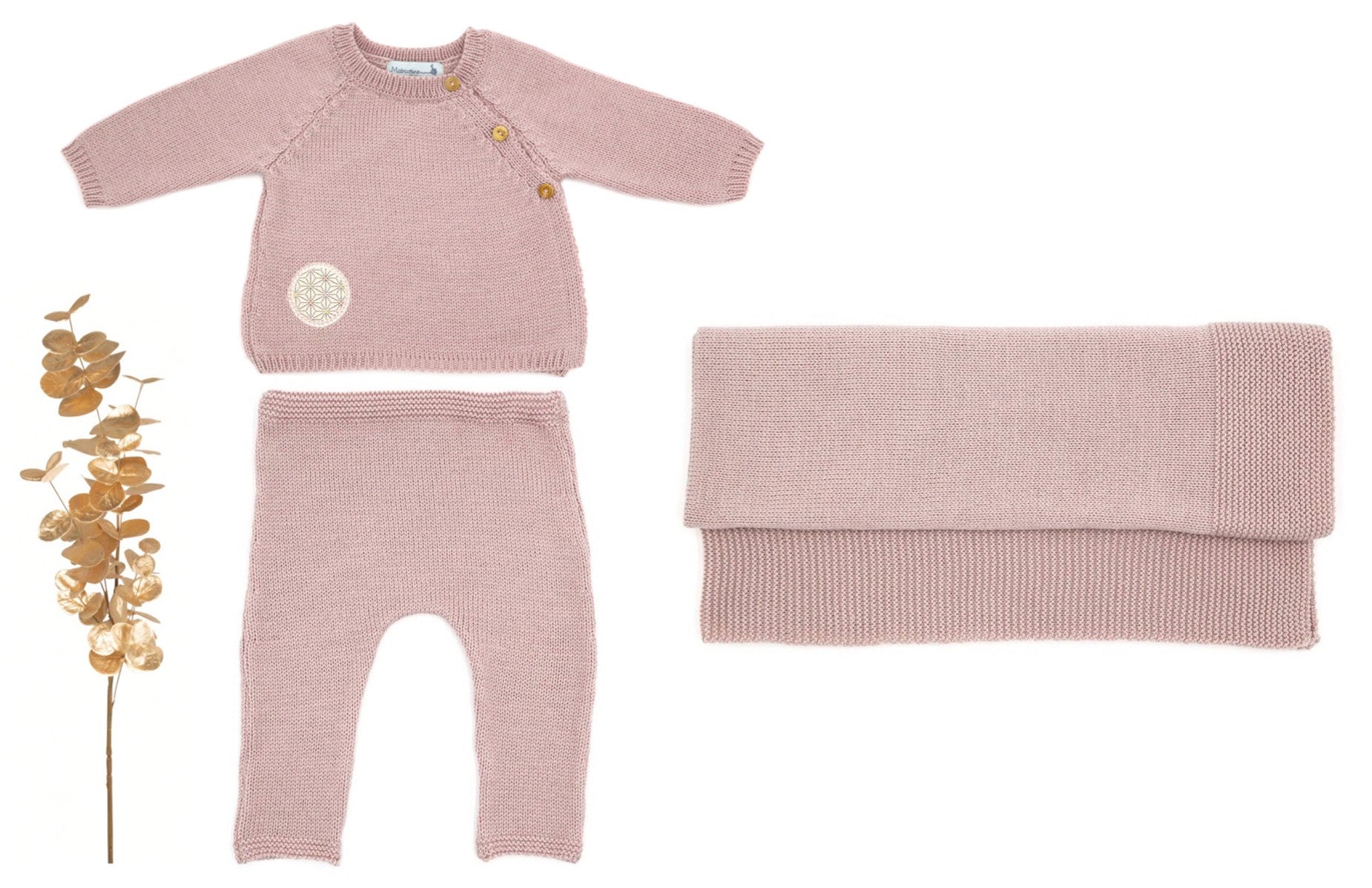 Coffret pour bébé prématuré Babychou comprenant une brassière  un pantalon et une couverture rose en laine mérinos