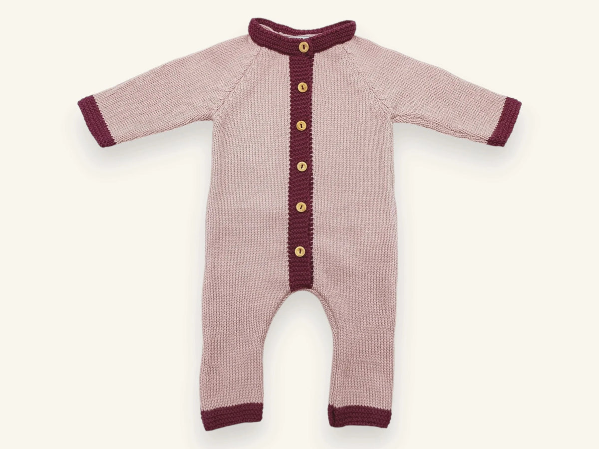 Combinaison bébé en tricot - Iris rose & prune
