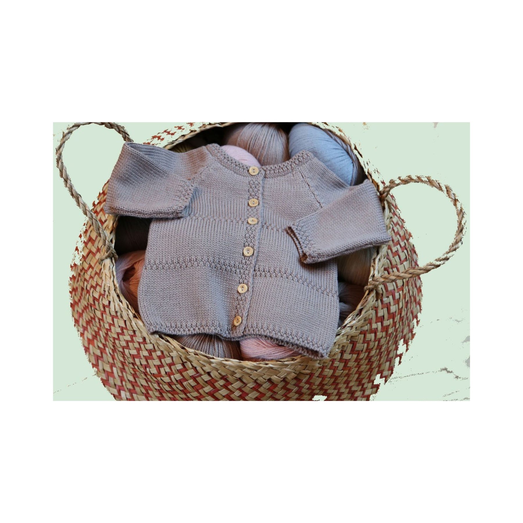 Vue du boutonnage dos d’une brassière pour prématuré en laine mérinos taupe