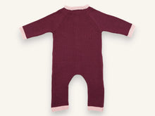 Combinaison bébé en tricot - Inès prune & rose