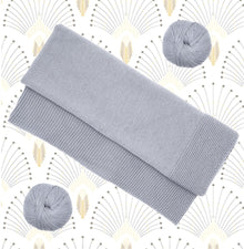 Couverture bébé en laine mérinos gris-bleu, tricotée en France